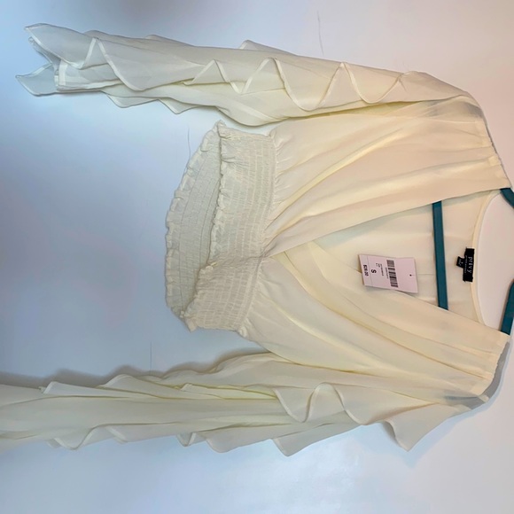 Beautiful shirt . Never worn with tags - Picture 1 of 1